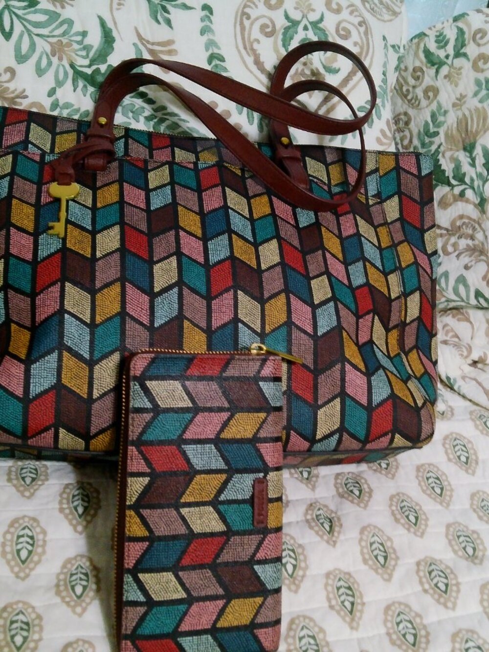 VEGAN FOSSIL MULTI COLOR TOTE AND WALLET GOOD CONDITION - Picture 5 of 9